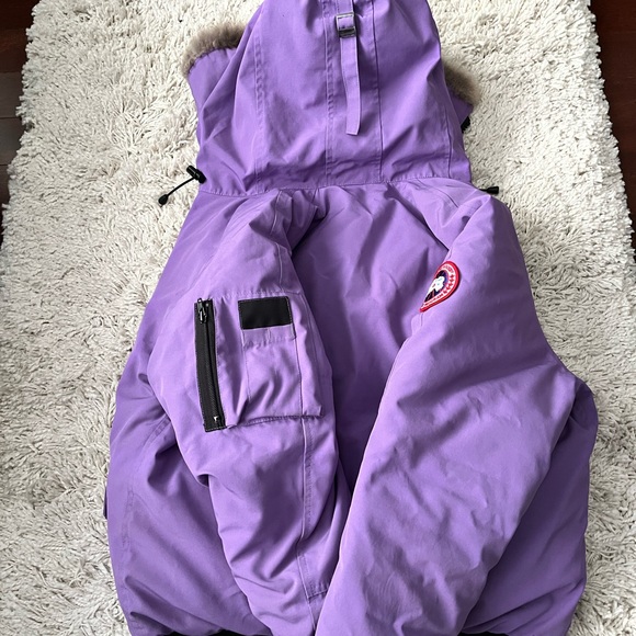 Authentic EUC Canada Goose Bomber Jacket - Picture 4 of 8